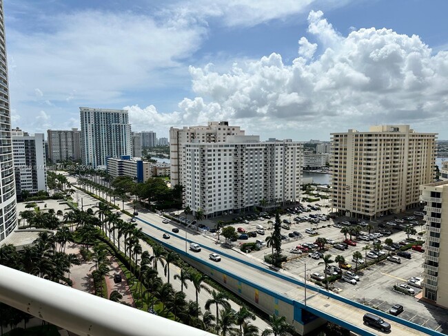 Building Photo - 1800 S Ocean Dr