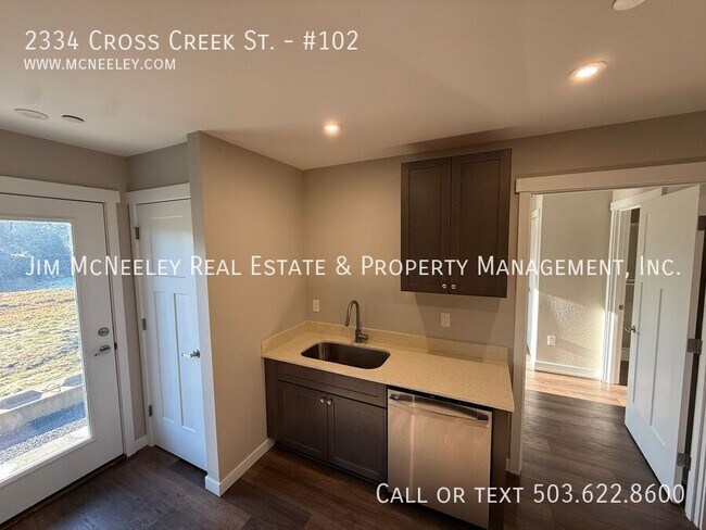 Building Photo - 2334 Cross Creek St