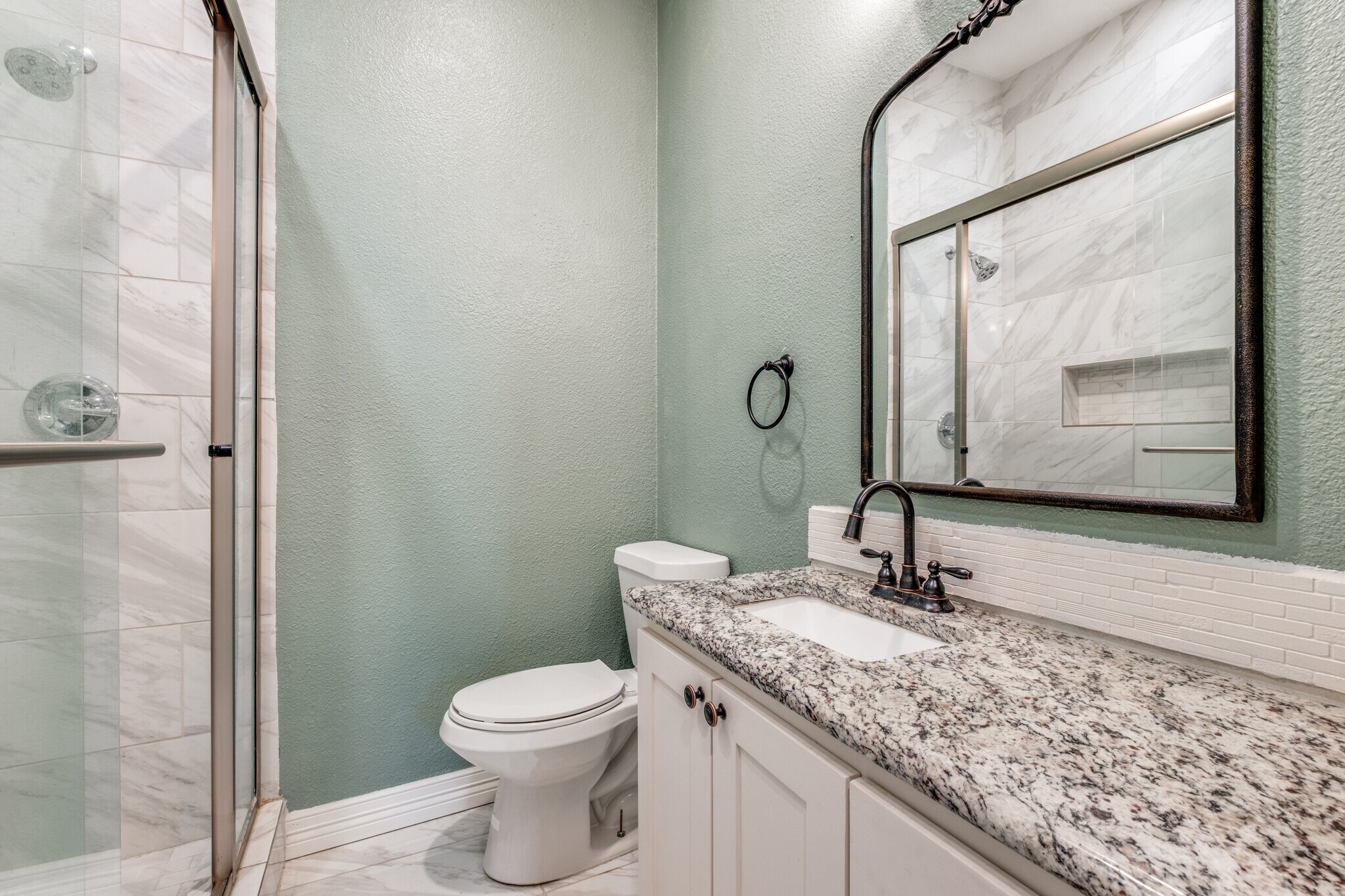 Building Photo - 513 Melba St