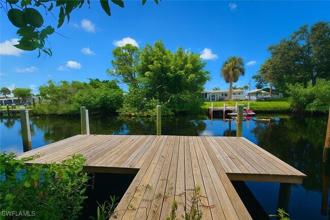 Building Photo - 13880 Lazy Ln