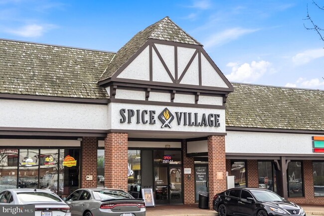 Building Photo - 2558 Banshire Dr