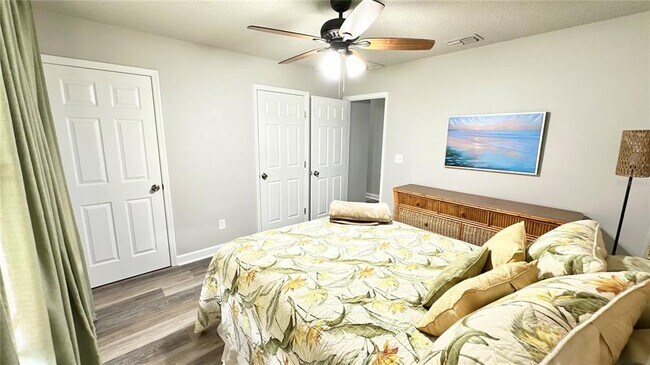 Building Photo - 782 Pine Shores Cir