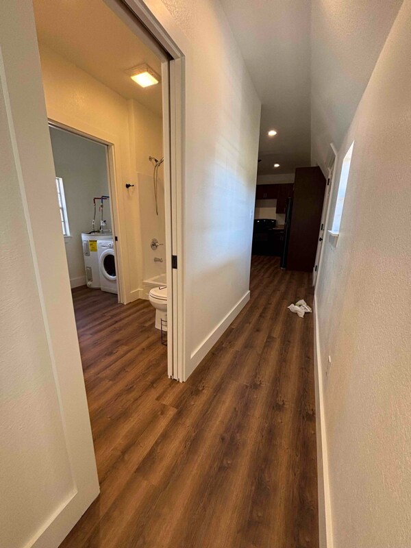 Building Photo - 3404 E Hwy 199