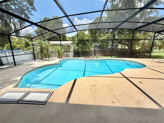 Building Photo - 102 Titan Dr