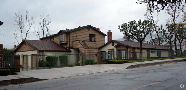 Building Photo - Sierra Del Norte