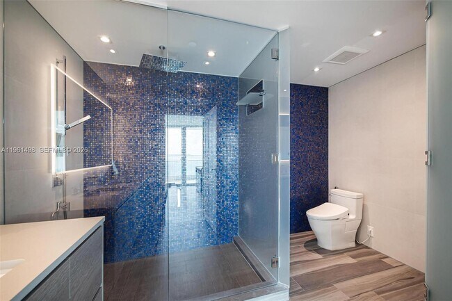 Building Photo - 1331 Brickell Bay Dr