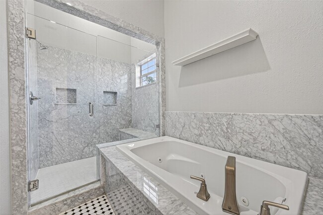 Building Photo - 1128 E 24th St