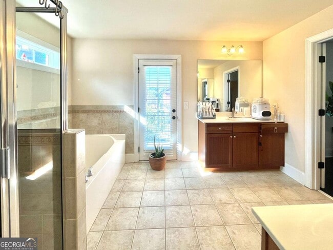 Building Photo - 440 Highgate Dr