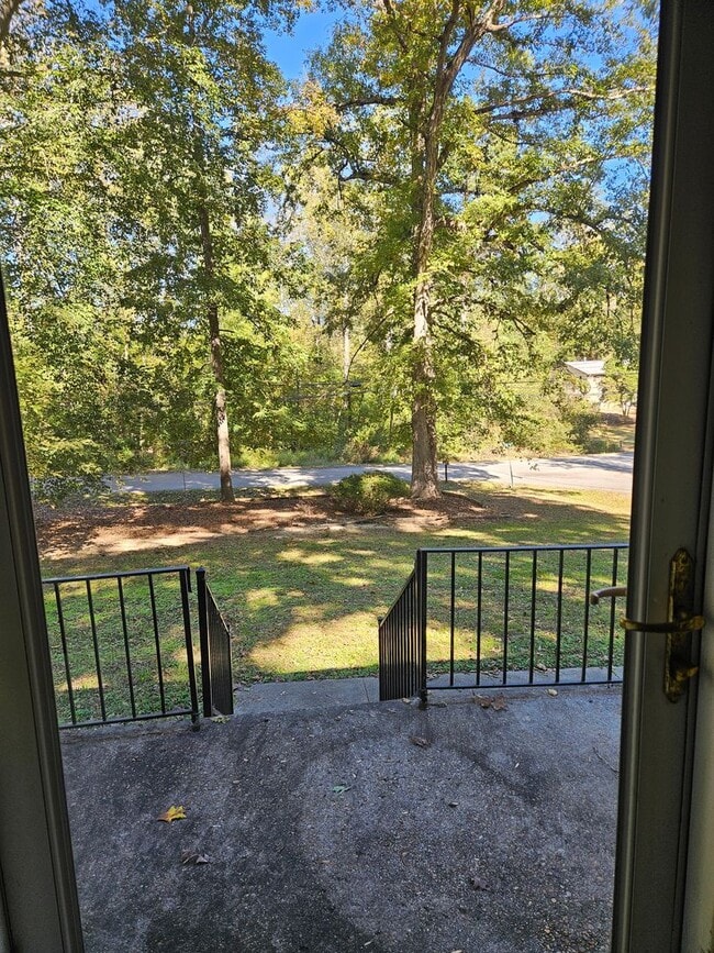 Building Photo - Charming Updated 3 Bedroom Home with Large...