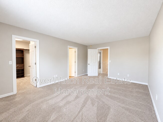 Building Photo - 3230 Montclaire Ct