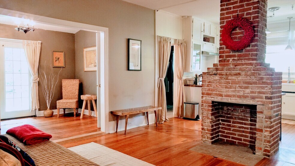 Building Photo - 3202 Le Bron Rd