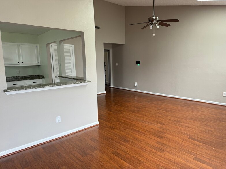 Building Photo - 1848 Gershwin Dr