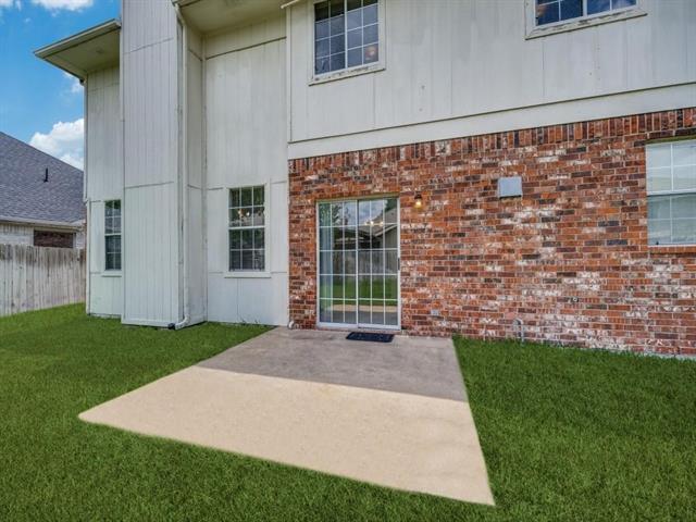 Building Photo - 833 Bellflower Dr