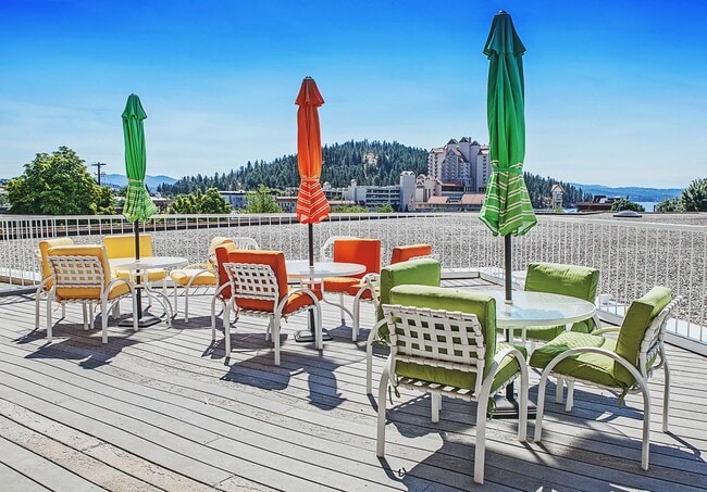 Building Photo - CDA NORTH CONDO - JUST LISTED ONE BEDROOM CONDO!