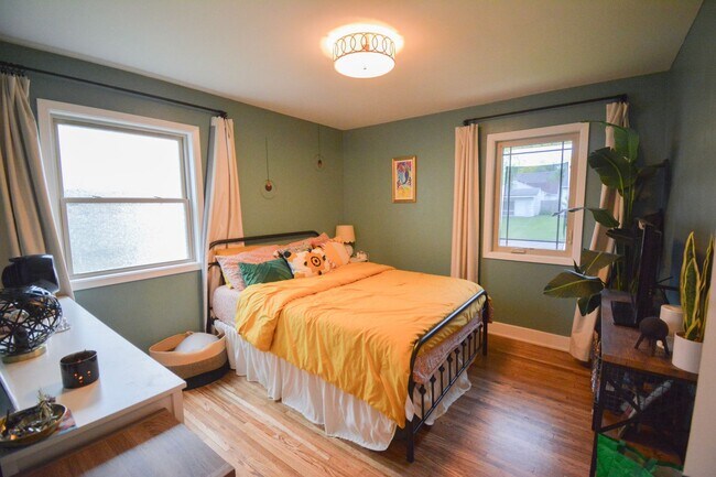Building Photo - Charming 3-Bedroom 1-Bath Home Available F...
