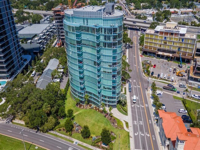 Building Photo - 2900 W Bay to Bay Blvd