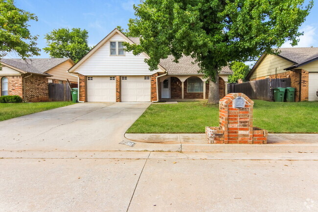 Building Photo - 317 Chickasaw Ln