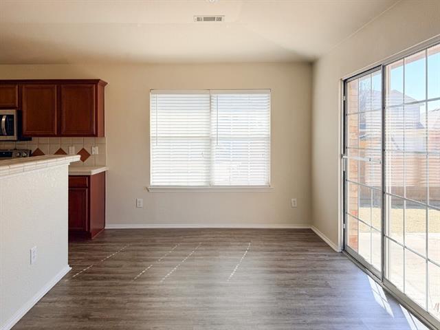 Building Photo - 5353 Freestone Dr