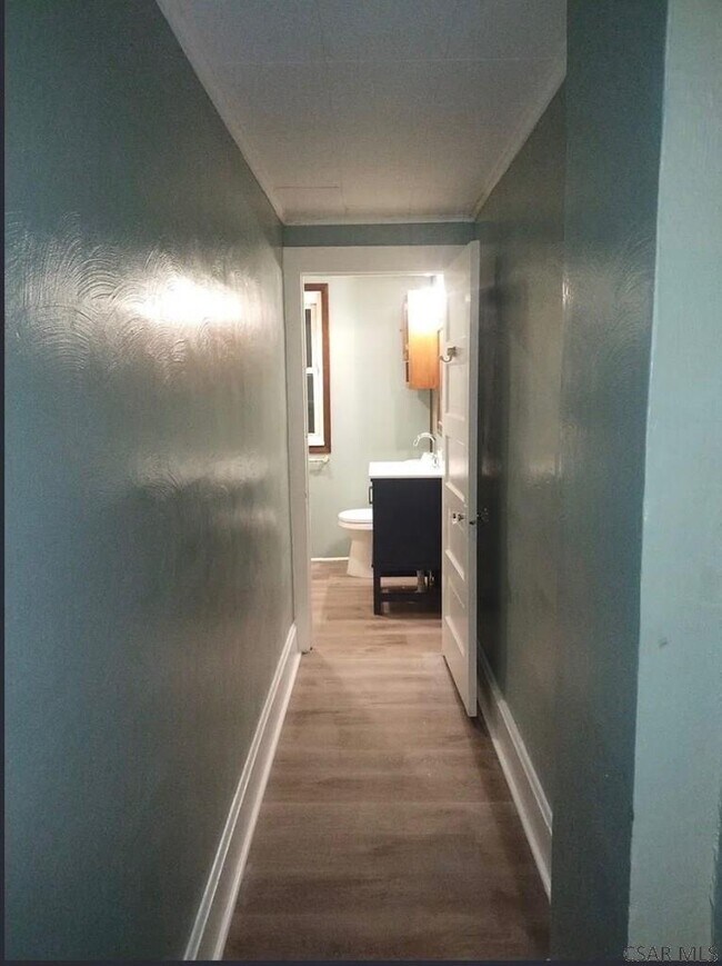 Building Photo - 444 Stone St