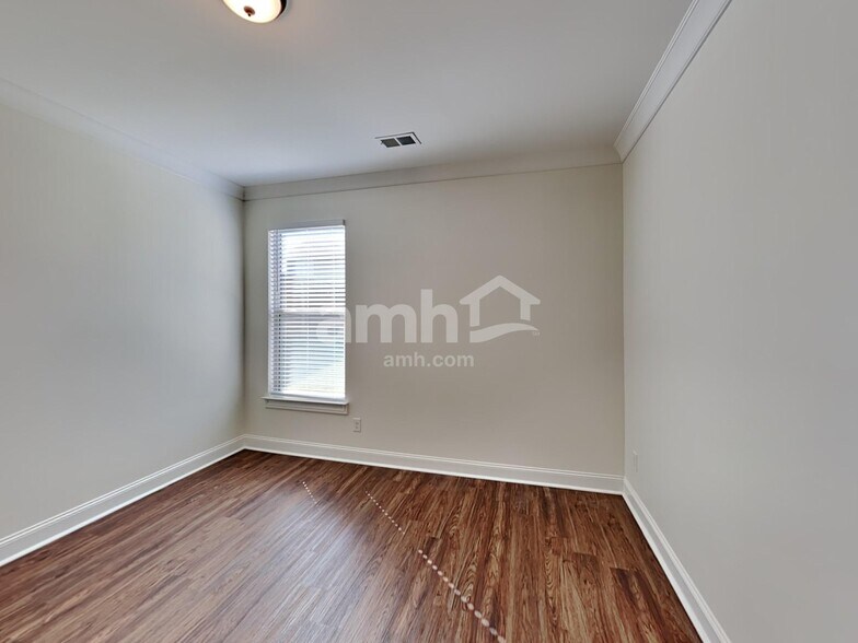 Building Photo - 5015 Rialto Way