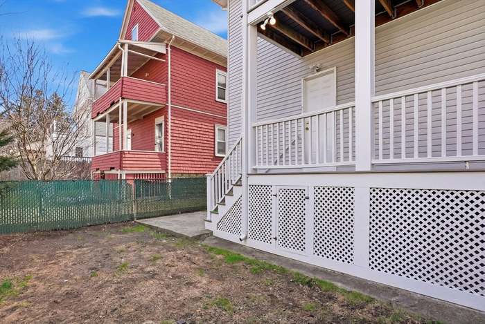 Building Photo - 95 Capen St