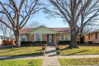 Building Photo - 2608 Meandering Way