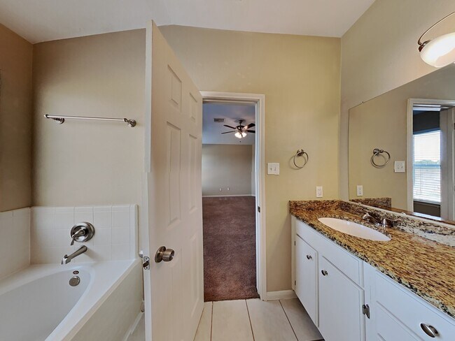 Building Photo - 5702 Ranch Prairie Tr
