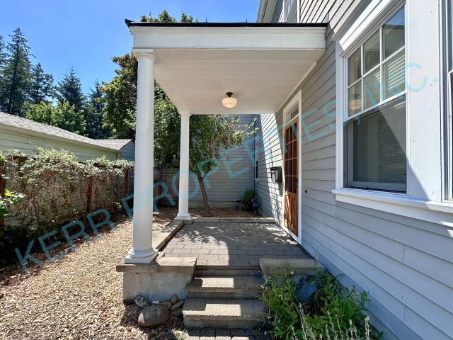 Building Photo - Locating occupants for the property owner! Charming 3-Bedroom Retreat with 2.5 Baths and Spacious...