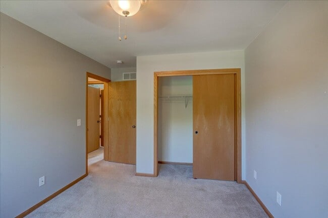 Building Photo - 4735 Valor Way