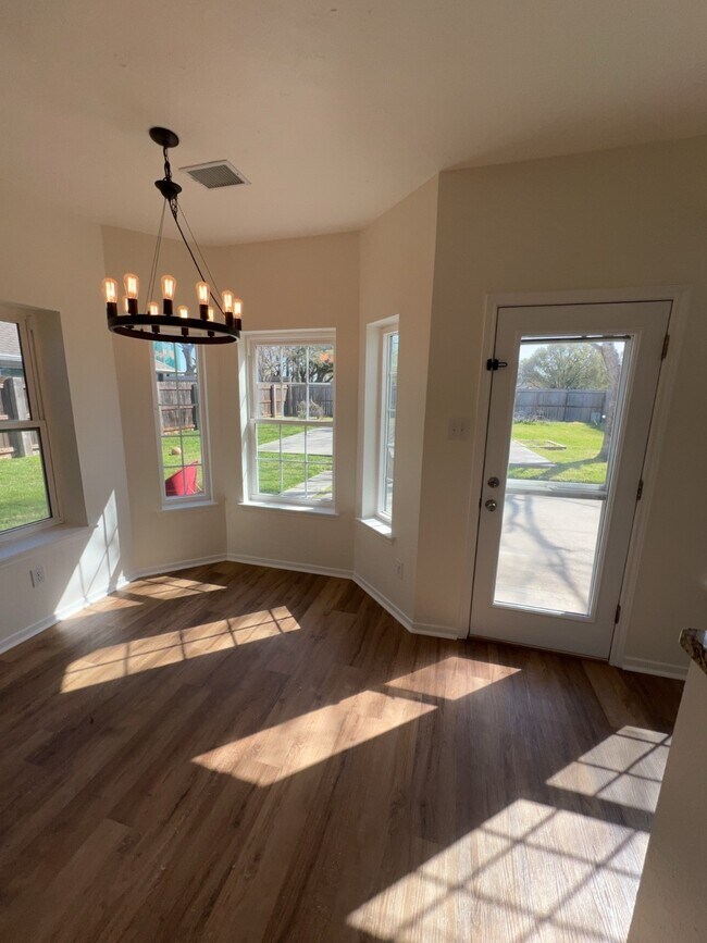 Building Photo - 8826 Burleson Ct