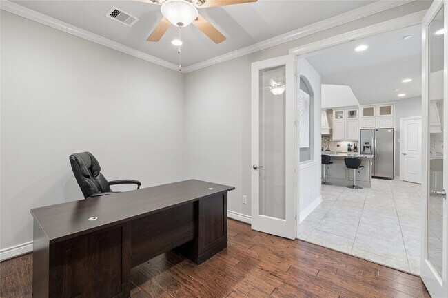 Building Photo - 9018 Meacom Dr