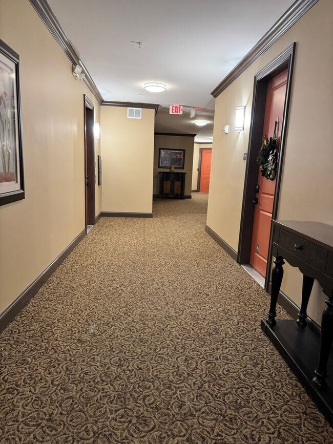 Building Photo - CityView at Riverwalk - Available January 2026! Gorgeous UNFURNISHED 2 bed/w 2 bath (both ensuite...