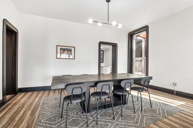 Building Photo - 4315 Delmar Blvd