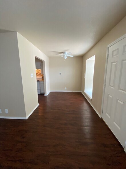 Building Photo - 3241 Bonnie Dr