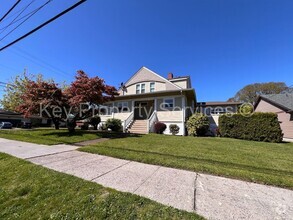 Building Photo - Charming One-Bedroom in Downtown Woodland