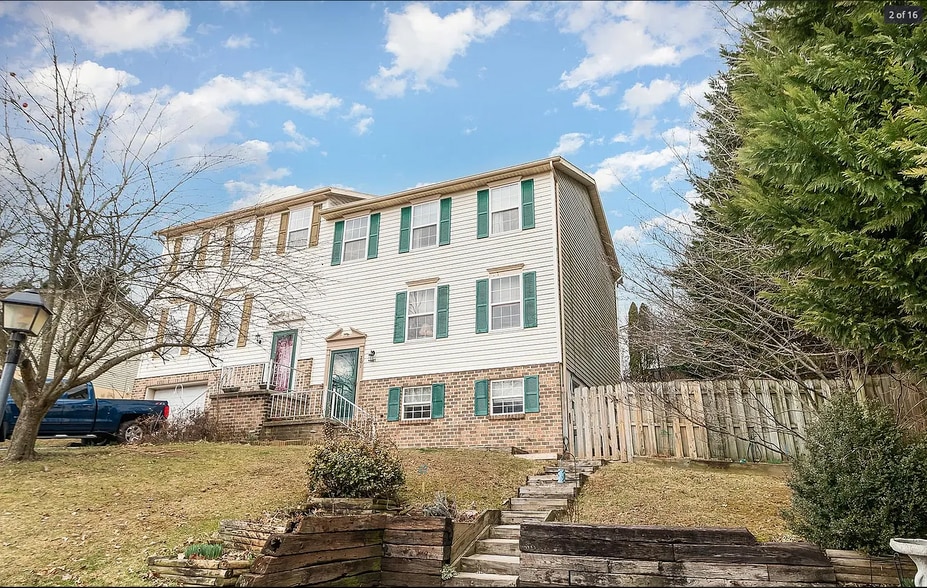 Primary Photo - 201 Breezewood Dr