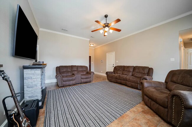 Building Photo - 19107 River Rock Dr