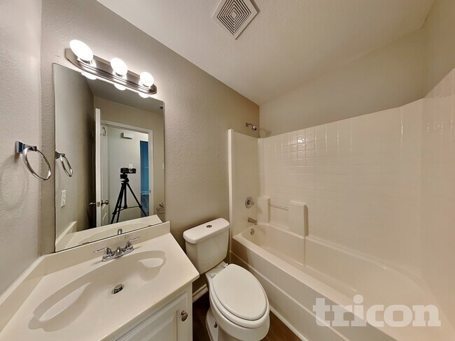 Building Photo - 1214 Crooked Creek Ct