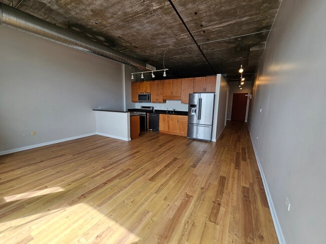 Building Photo - 1550 S Blue Island Ave