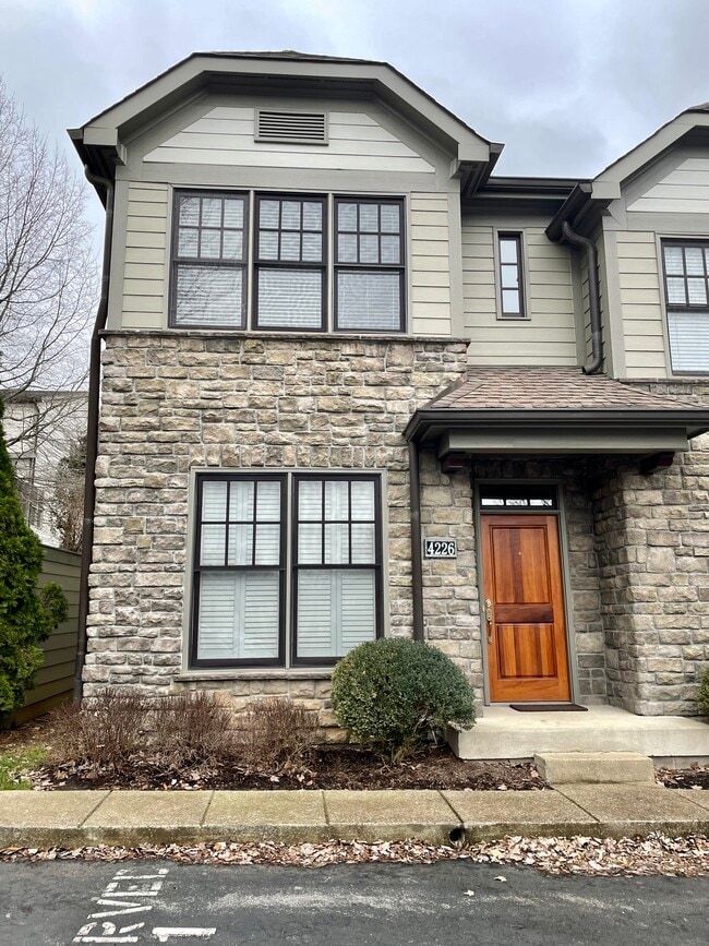 Building Photo - 4226 Hillsboro Pike