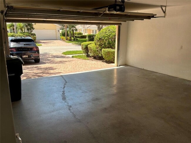 Building Photo - 5796 Ivrea Dr
