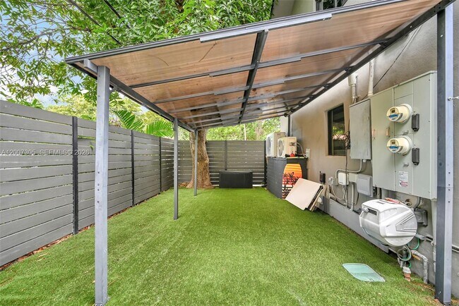 Building Photo - 145 NE 49th St