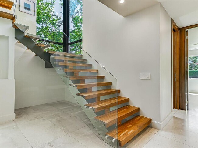 Building Photo - 1601 Barn Swallow Dr