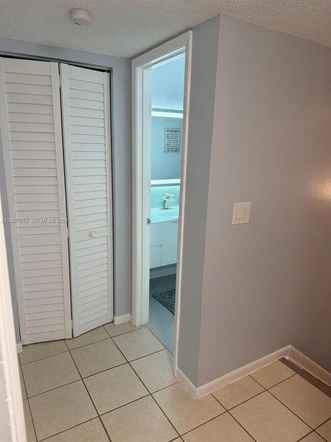 Building Photo - 6580 W 24th Ct