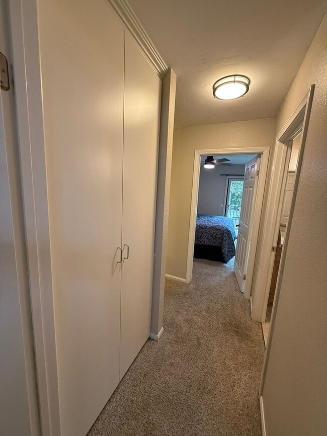 Building Photo - 2BR/1.5BA Condo in ALPINE available w/ 2 assigned parking spots!