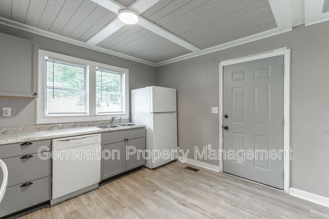 Building Photo - 177 Vero Beach St