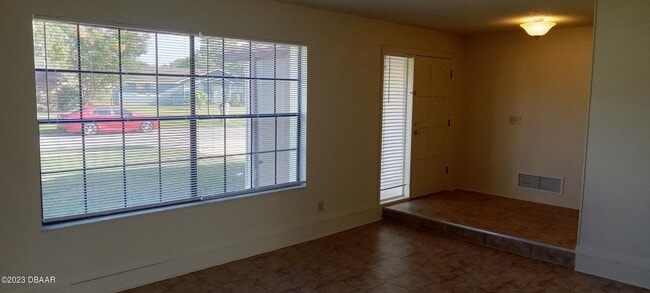 Building Photo - Large corner lot in Port Orange, Beautiful...