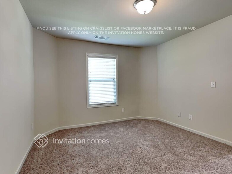 Building Photo - 105 Moss Dr