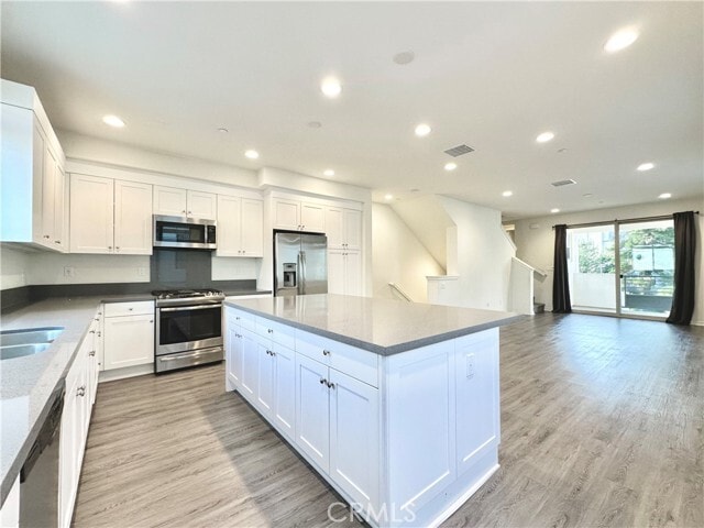 Building Photo - 147 Episode