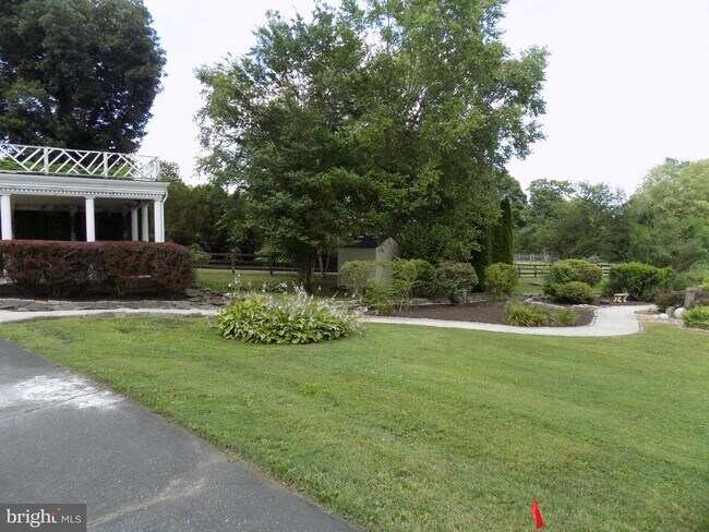 Building Photo - 313 Glenville Rd